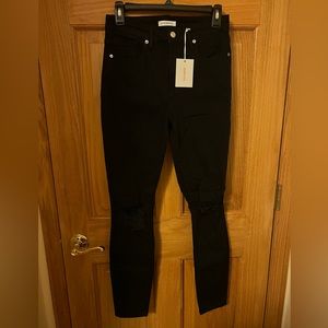 New with tags Good American black distressed skinny jeans. Size 6/28